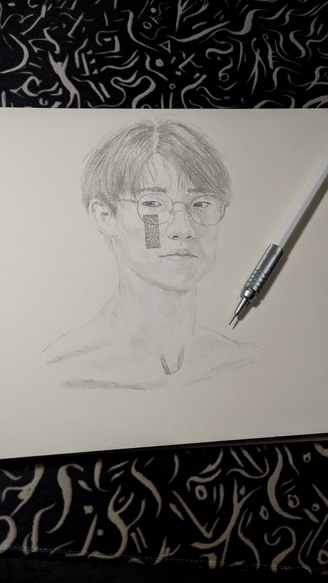 ink_dxn's tweet photo. •MASCULINE FEELS FRAGILE• #gayart #art #sketch #twink #drawing https://t.co/ccpSAdqJtp https://t.co/yhZOgyB5hr