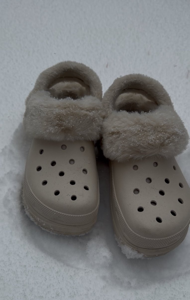 Being in Canada for a few weeks sure does come in handy for the holiday collabs- cause we have snow!