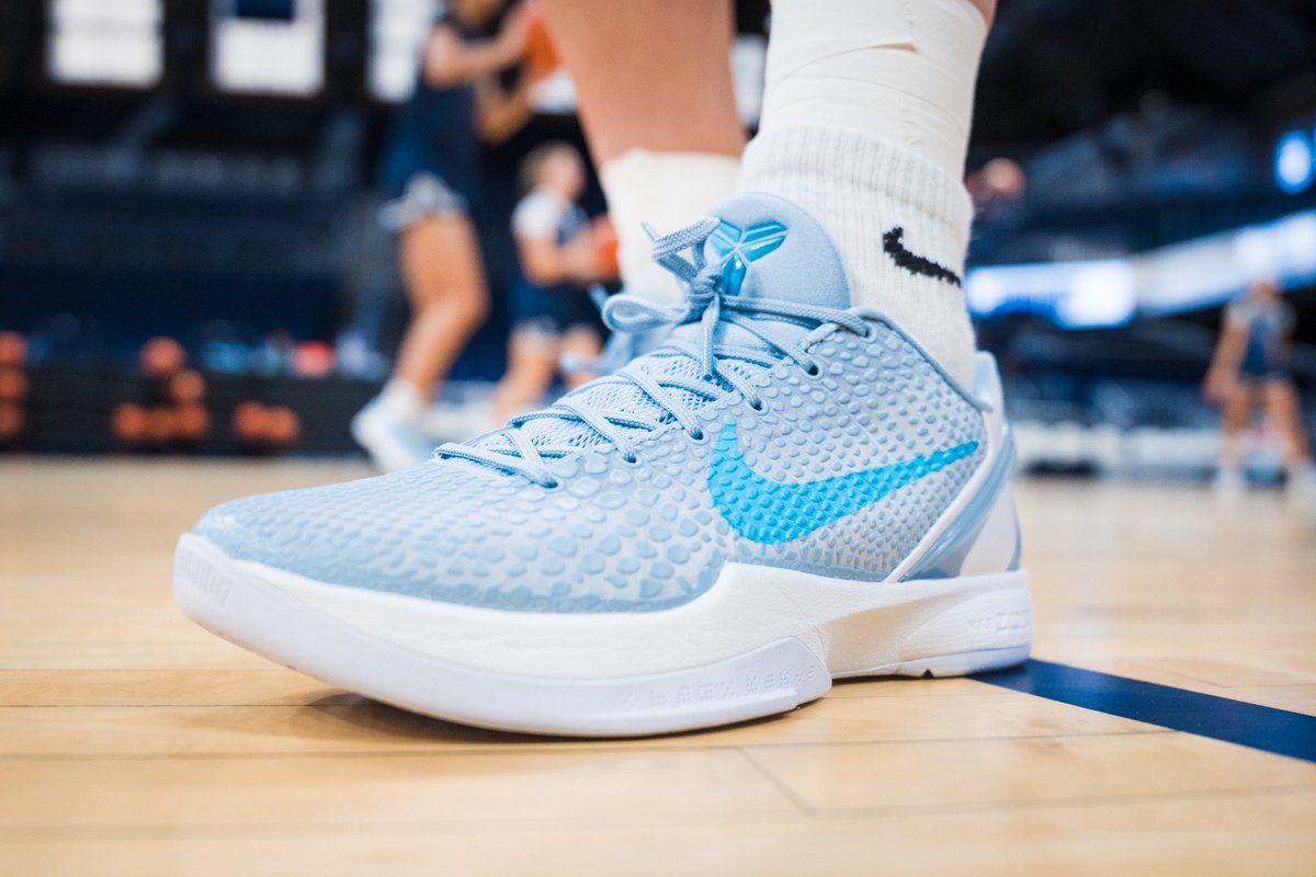 astone_37's tweet image. Christmas came early 🥶

@ButlerUWBB x @CaitlinClark22