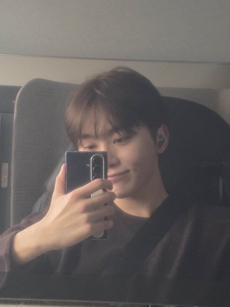 tngrn5B's tweet photo. 아웅 깜찍이ㅜㅜ.....쪽 https://t.co/cLLfZF7bUX
