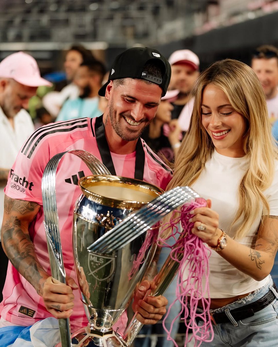 they're so cute.💘