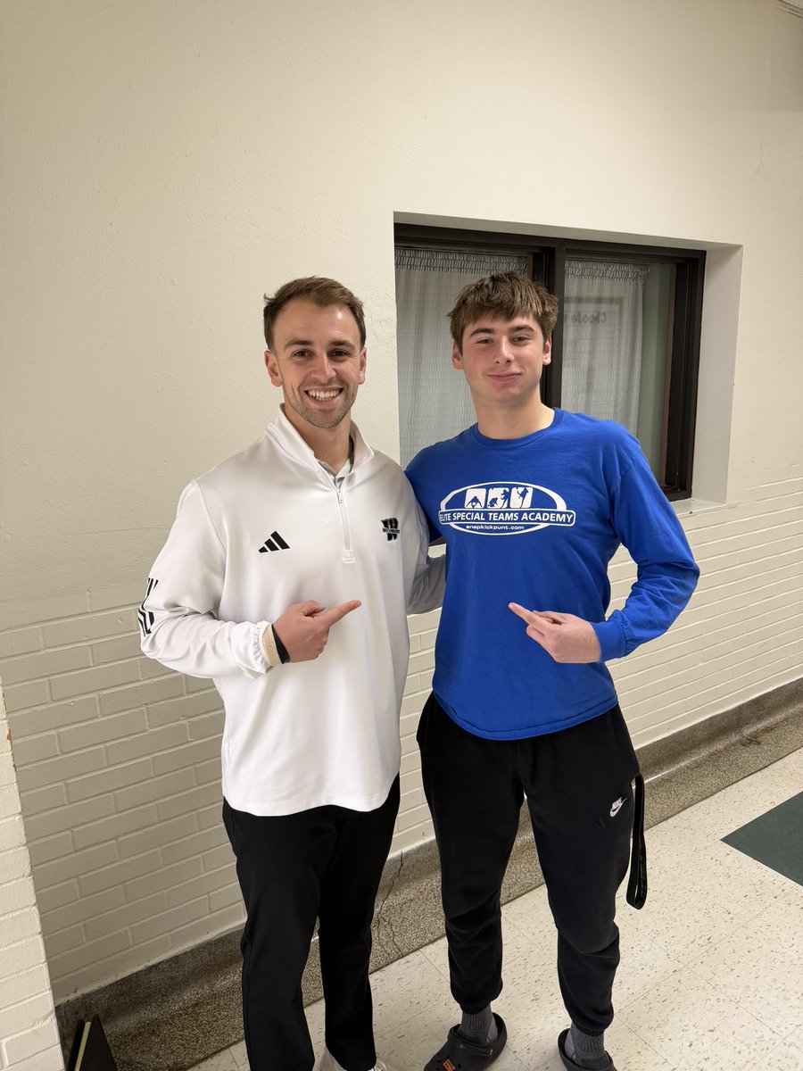 MalakaiLewbg17's tweet image. After a great talk with @Zach_Watkins and @kellen_simoncic I am blessed to receive a Preferred Walk-on Offer from  Washburn University! @STLKickers