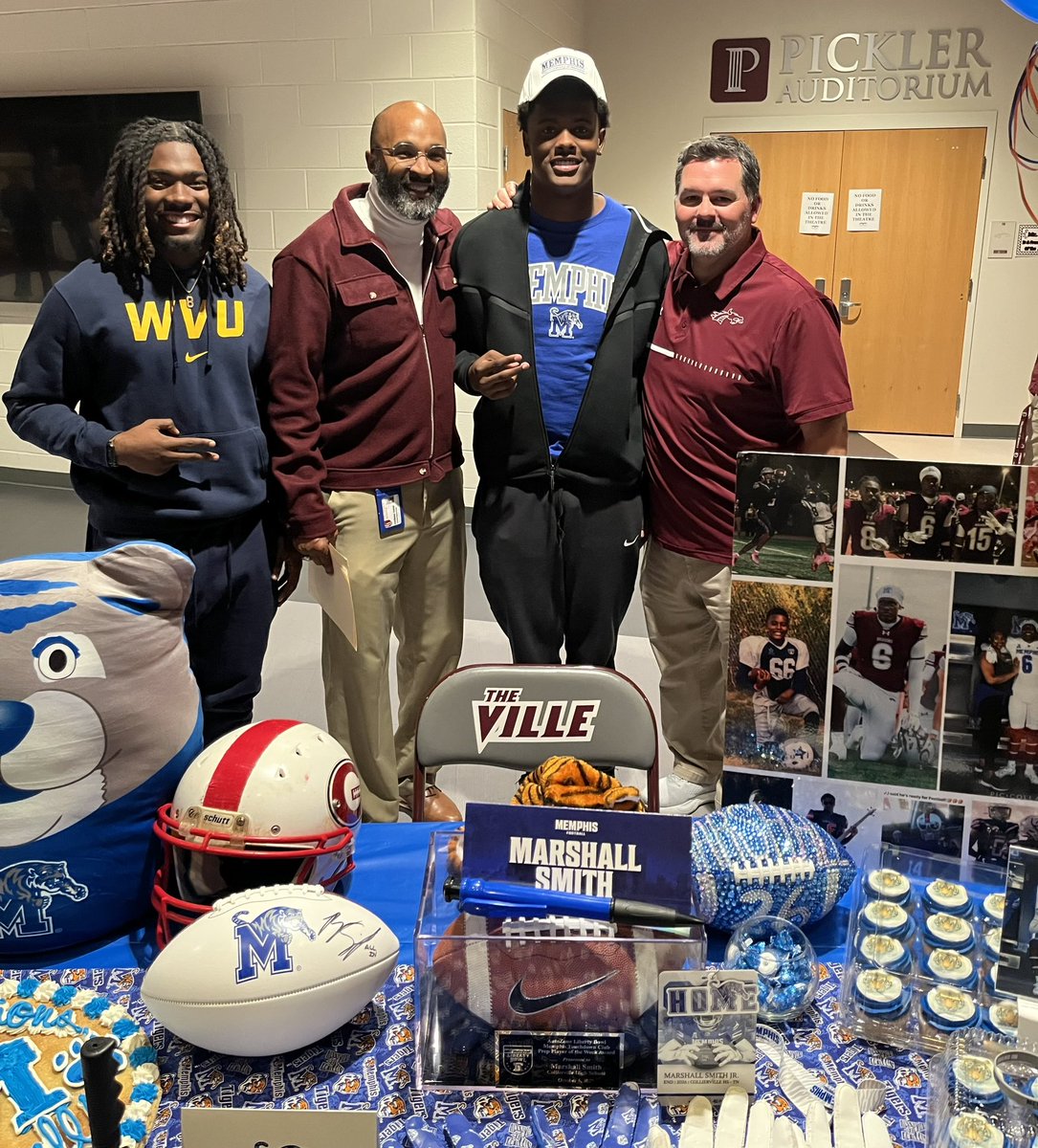 Coach Joe Rocconi tweet media