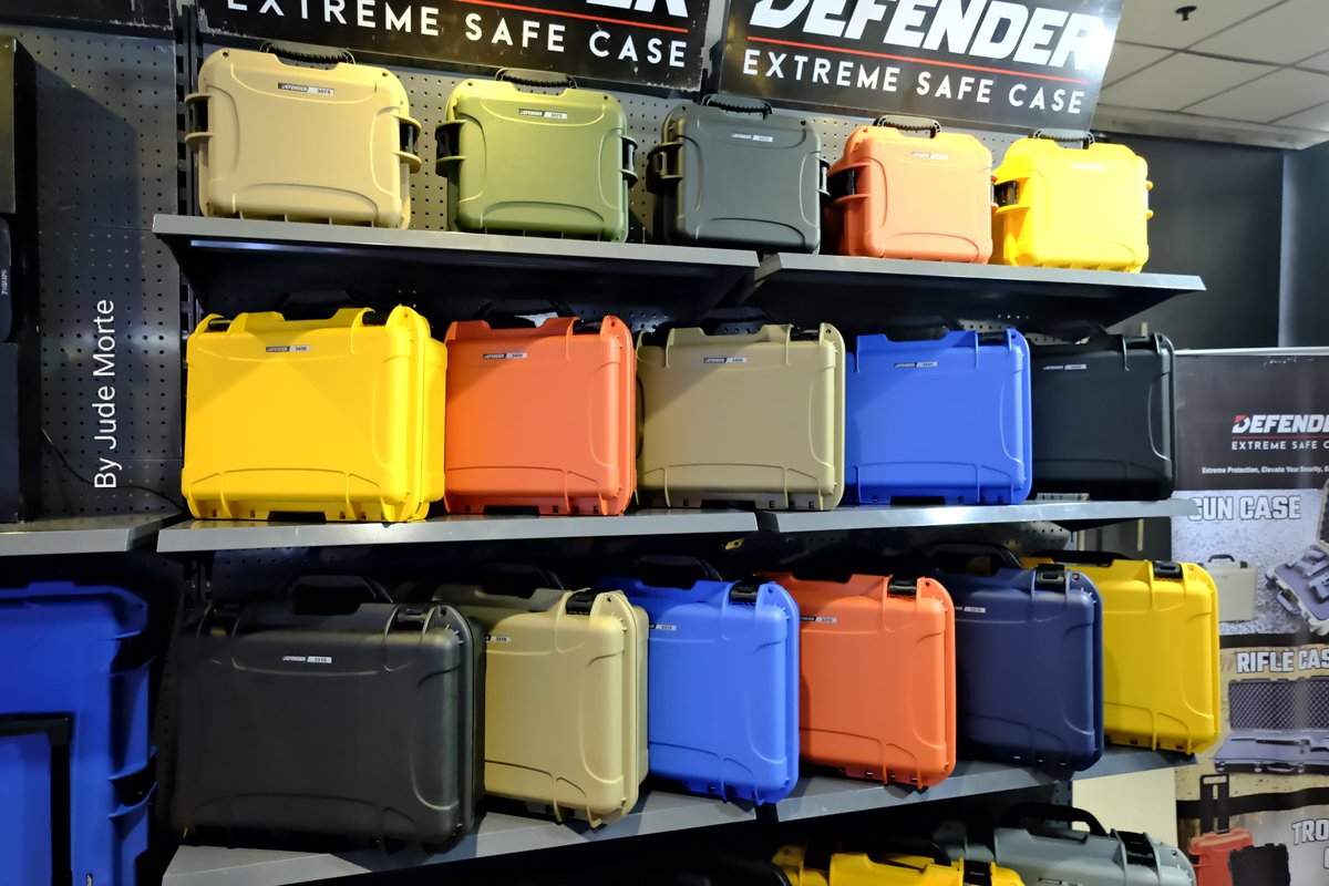 MorteJude's tweet image. Just an array of #colorful #hardshell #cases for most compact electronics &amp;amp; small fragile items, J.
Taken at a mid November 2025 #carshow in Pasay City, #Philippines 🇵🇭 

#ManilaAutoSalon2025 #fujifilmxm5 #builtTough