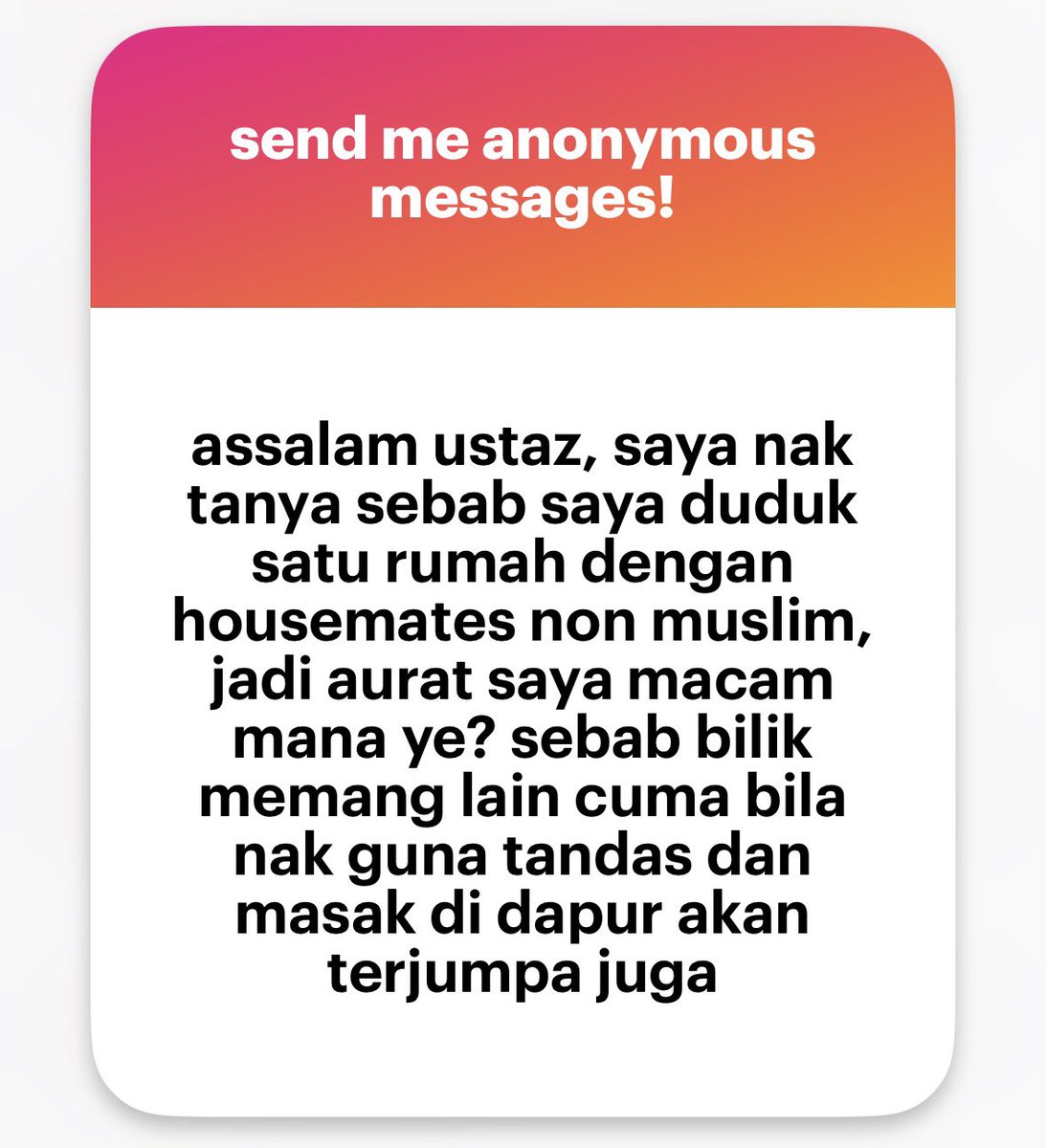 Waalaikumussalam 

Pendapat mazhab al-Shafi’i sedikit ketat dalam bab ini iaitu wanita yang muslim perlu menjaga aurat seperti di hadapan lelaki apabila bersama dengan wanita non-muslim.

Namun, saya sarankan kami untuk bertaklid dengan pendapat mazhab Abu Hanifah yang