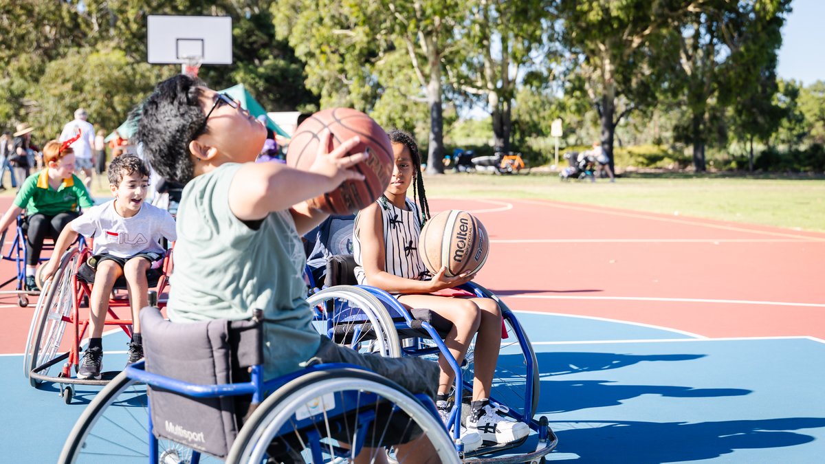Galup lit up on Sunday as our community came together to celebrate the festive season and the International Day of People with Disability.

🔗Discover our upcoming community events at: cambridge.wa.gov.au/Discover/Cambr…

#CarolsByTheLake #Galup #TownOfCambridge
