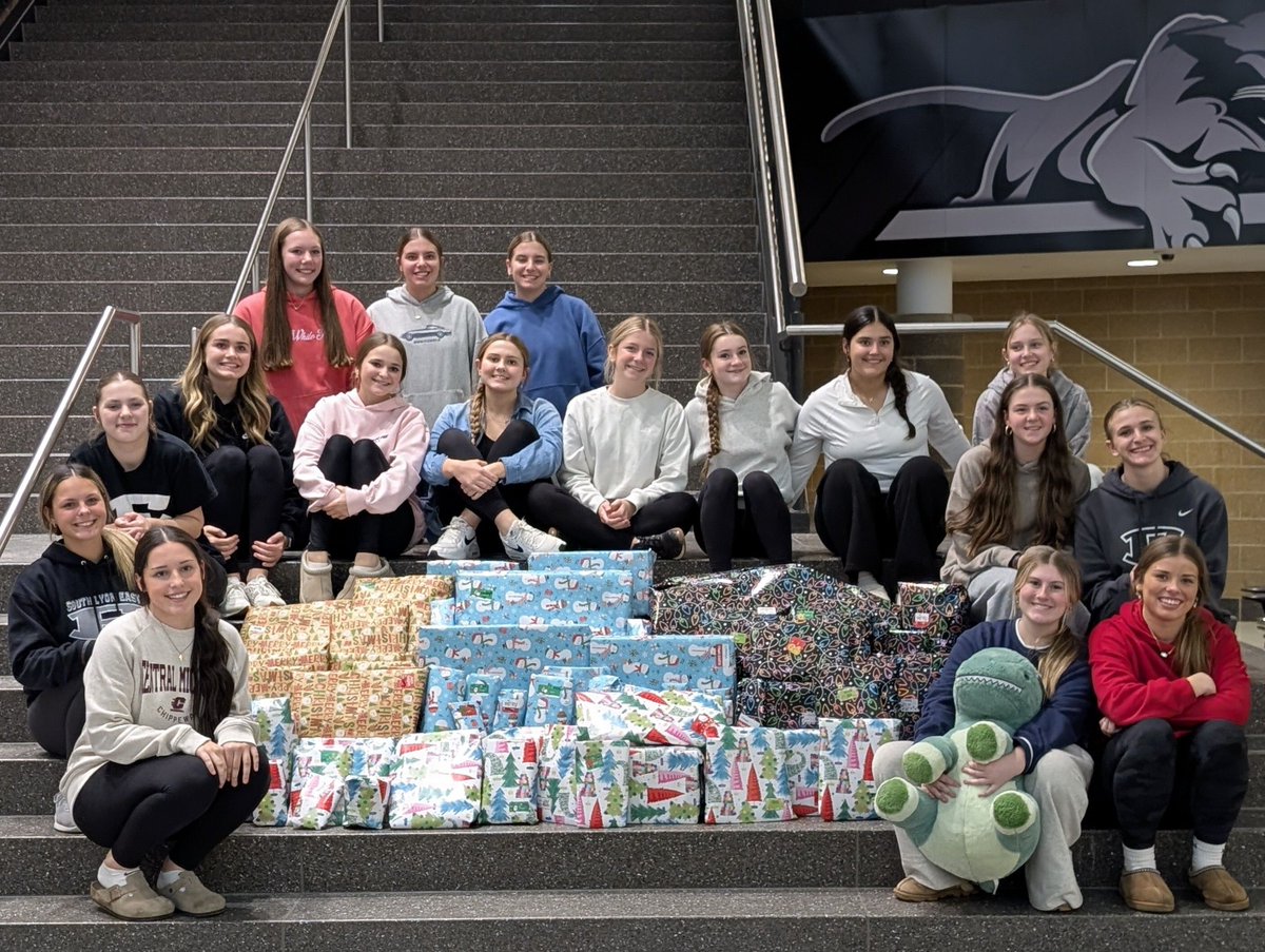 South Lyon East Softball tweet media