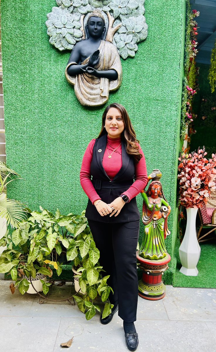 sonalgoelias's tweet photo. Every failure is a lesson in disguise.
Mistakes should not stop you,
they guide you towards a better path.
#Introspect 🌸
#AnalyseAndImprovise
#ReachOutToYourGoals https://t.co/5Wv24Ag12I