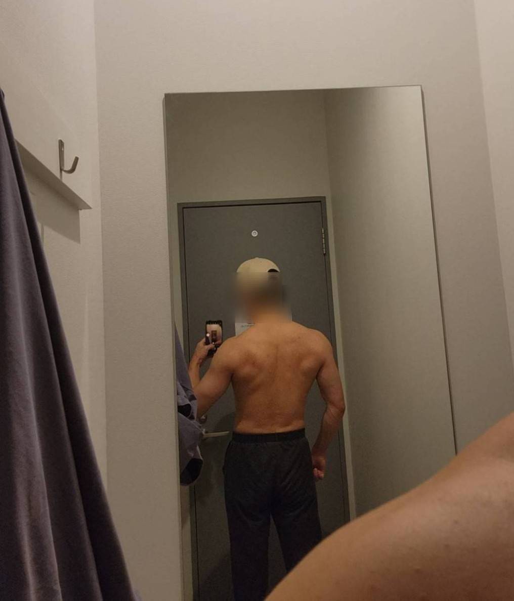 おはようございます！
今日は背中、脚の日です

年末が近づいてきた

#筋トレ好きな人と繋がりたい