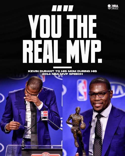 FunkyCamels's tweet image. Society helping Lando win the title