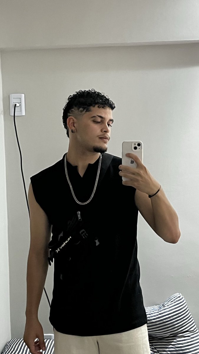 aipedrow's tweet image. Hit.