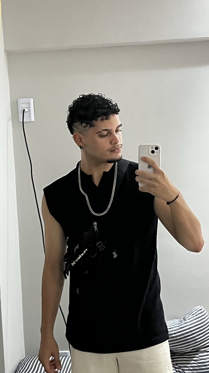 aipedrow's tweet image. Hit.