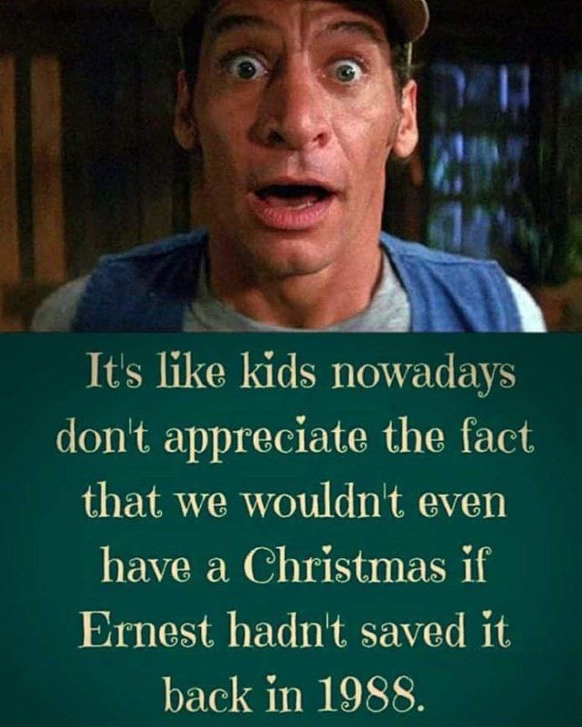 1carolinagirl's tweet image. Yes😂😝🎄🍿