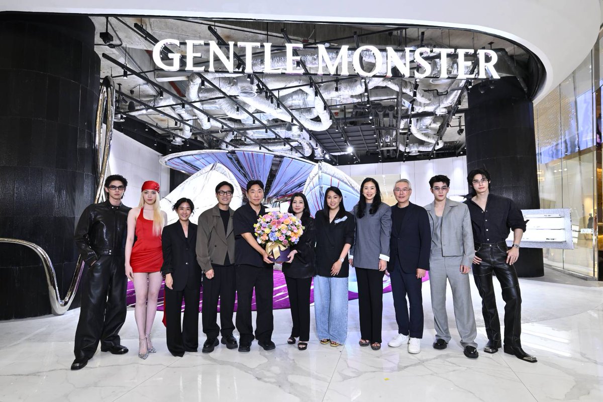 ANiceEnt's tweet image. IICOMBINED (THAILAND) ชวนเหล่าคนดังร่วมเปิดแลนด์มาร์กแห่งโลกแฟชั่น สัมผัสประสบการณ์สุดเอ็กซ์คลูซีฟใน “HAUS NOWHERE BANGKOK GRAND OPENING”
พร้อมชมสโตร์ “TAMBURINS” แห่งแรกในเอเชียตะวันออกเฉียงใต้ และสโตร์ “GENTLE MONSTER” ที่ใหญ่ที่สุดในประเทศไทย ณ ไอคอนสยาม
  
#bbrightvc…