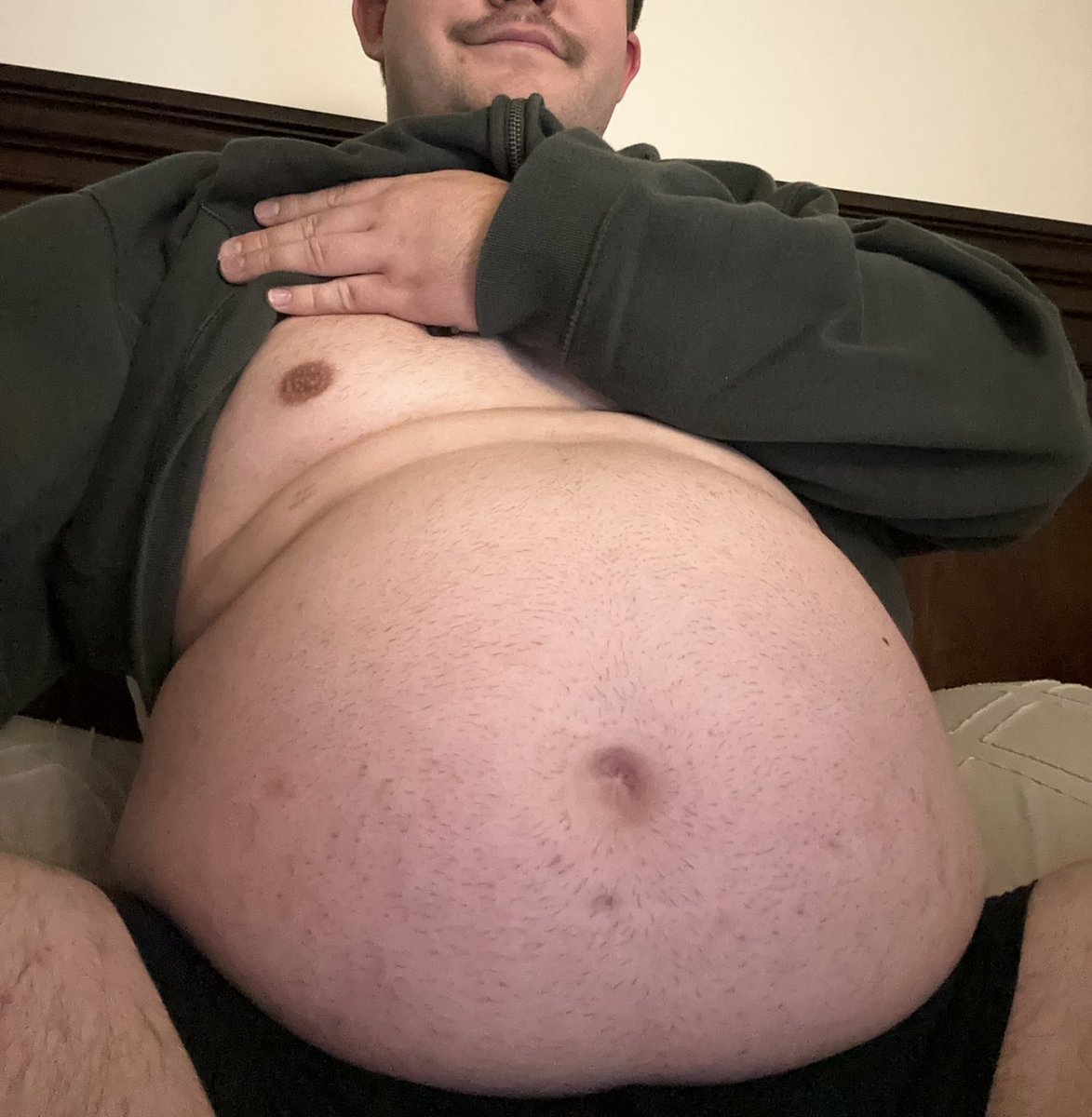 MNChubbyBoy tweet media