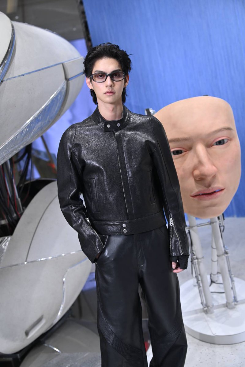 ANiceEnt's tweet image. &quot;ไบร์ท วชิรวิชญ์&quot; ร่วมเปิดแลนด์มาร์กแห่งโลกแฟชั่น สัมผัสประสบการณ์สุดเอ็กซ์คลูซีฟใน “HAUS NOWHERE BANGKOK GRAND OPENING”
พร้อมชมสโตร์ “TAMBURINS” แห่งแรกในเอเชียตะวันออกเฉียงใต้ และสโตร์ “GENTLE MONSTER” ที่ใหญ่ที่สุดในประเทศไทย ณ ไอคอนสยาม

#BBrightvc
#hausnowherebangkok…