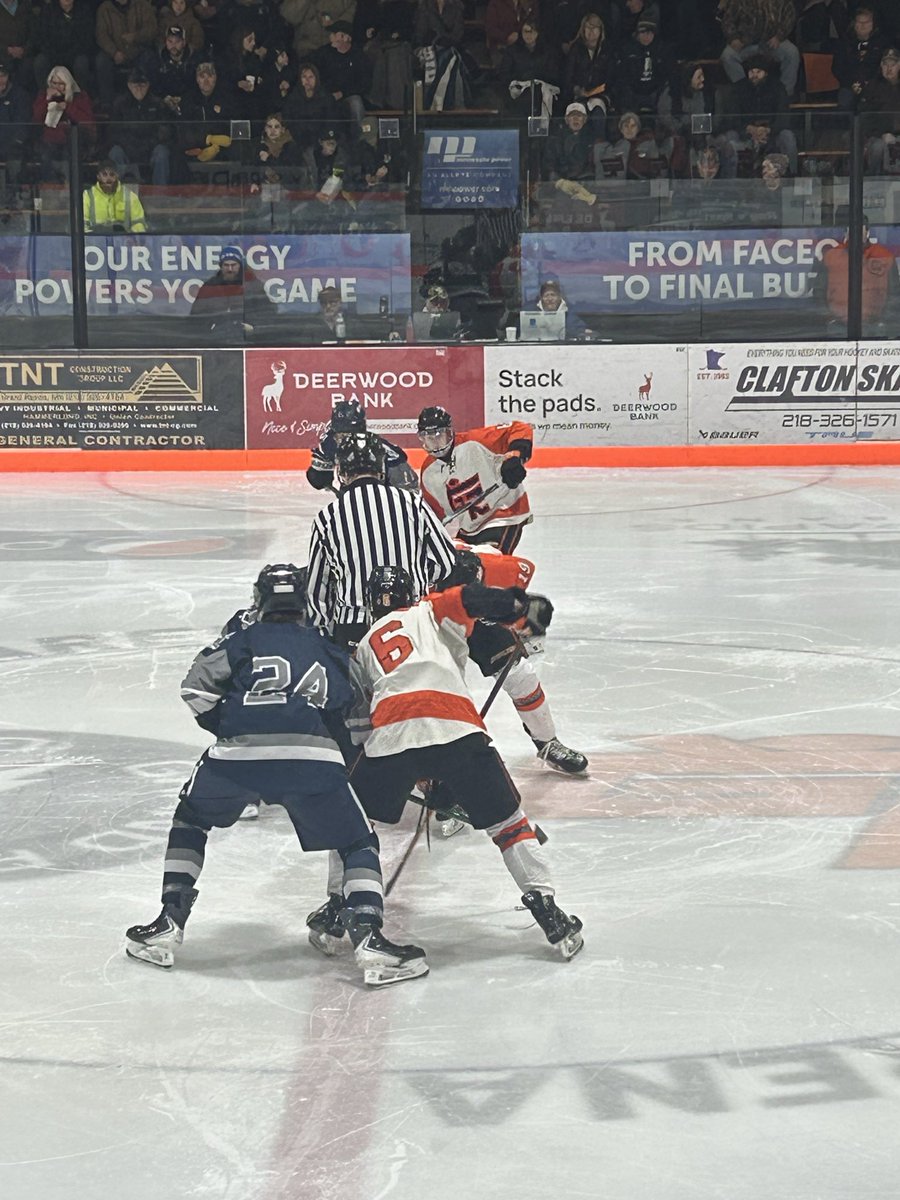 YouthHockeyHub's tweet image. BHS

After 1 

Grand Rapids &amp;gt; Hibbing (2-0)

GR- Duell, Garski 

HIB- 

SOG: 18-9 GR