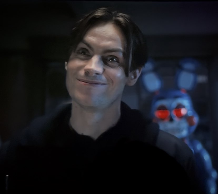 cassie082257522's tweet photo. I decided to make a thread quoting all the fan art I've seen and can find of Mike Schmidt x Michael Afton (movie), a ship I love so much <3 https://t.co/hT5KPPOyNK