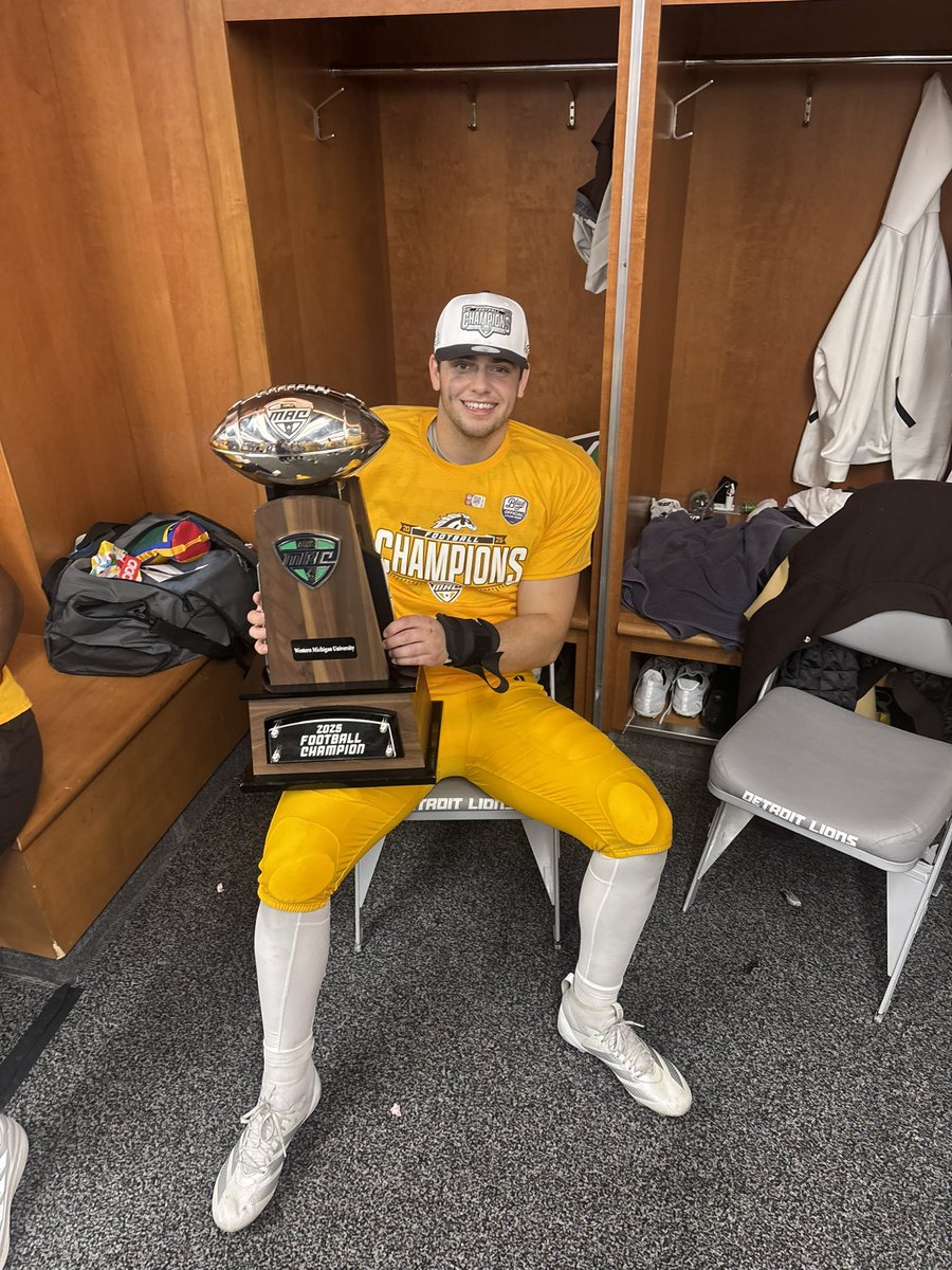 Coach_EB's tweet image. Proud doesn’t even begin to cover it. A kid from Ark City, Kansas who fought through injuries and challenges to become a MAC Conference Champion. Football has taken @gabewelch2023 to heights he’s earned every step of the way. Stud!!