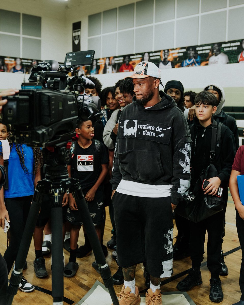 Grateful for moments like this. 🔥💚
Mack Wilson Sr. reminded our athletes what discipline, consistency, and belief truly mean. Thank you <a href="/MackWilson/">Rocketship 🚀</a> for taking the time to be with our program.