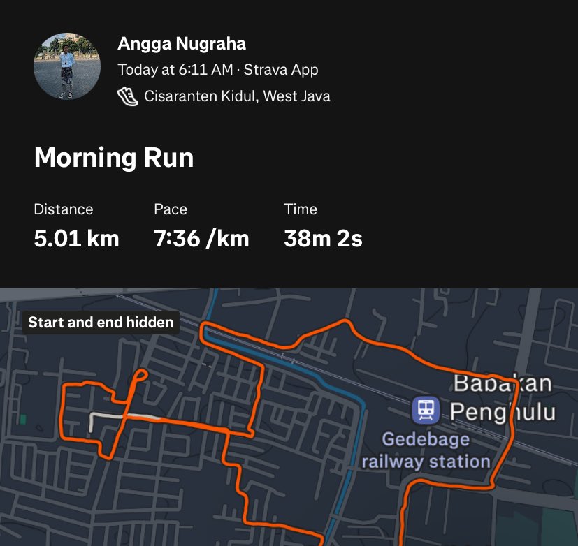 sebuah privilege kost ke kantor tinggal nyebrang jalan kaki.
biasa lari jam 6-7.
7-8 rest di kost.
8-8.30 mandi.
8.55 berangkat 🤭