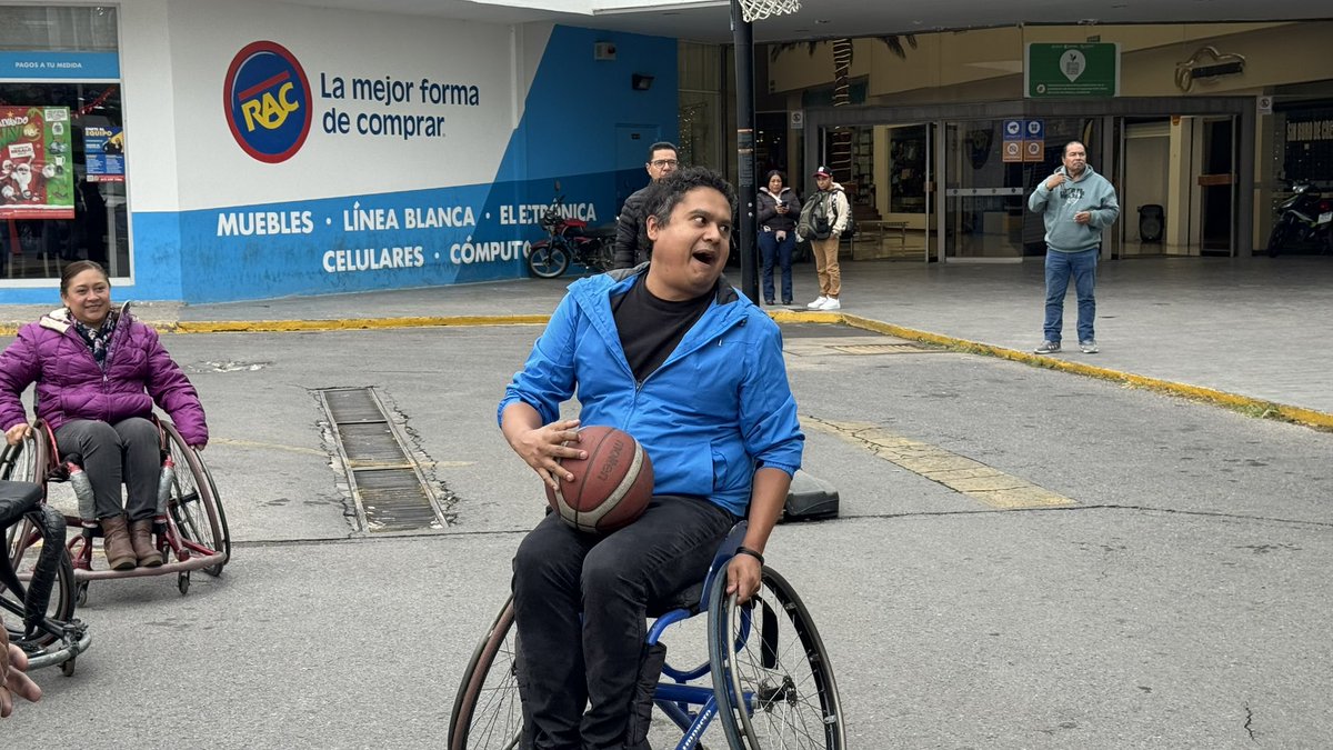 STPSSLP's tweet image. El deporte une, inspira y derriba barreras.

La exhibición de baloncesto en silla de ruedas nos recordó el poder de la perseverancia y la importancia de un entorno verdaderamente inclusivo.

🌟 ¡Sigamos avanzando hacia un San Luis Potosí #SinLímites! #RicardoGallardo @RGC_Mx