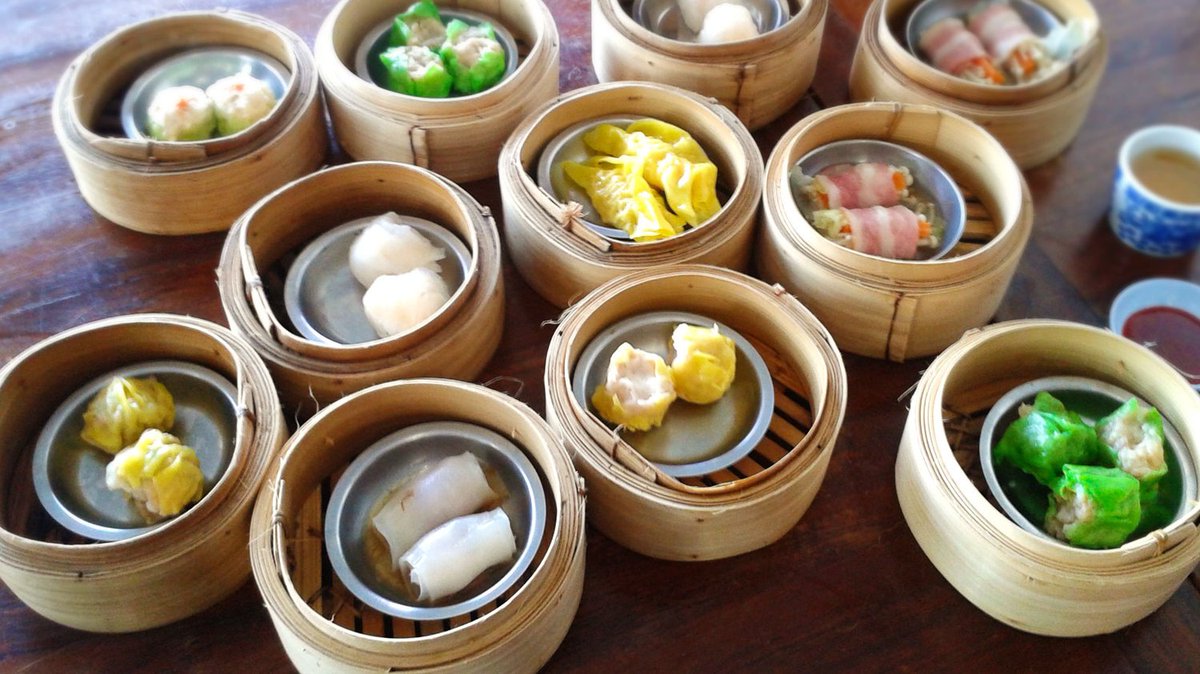 InsiderPhuket's tweet image. Dim sum breakfast done right, little bamboo steamers stacked like treasure chests. All the greatest hits in one frame 🥟✨ #DimSumDay #ThaiMorning