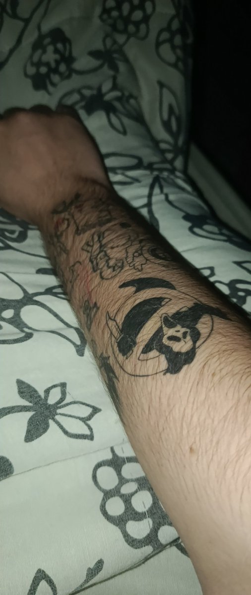 nl_sgp's tweet photo. Meu braço clama por mais tatuagens https://t.co/64J2FIfbIr