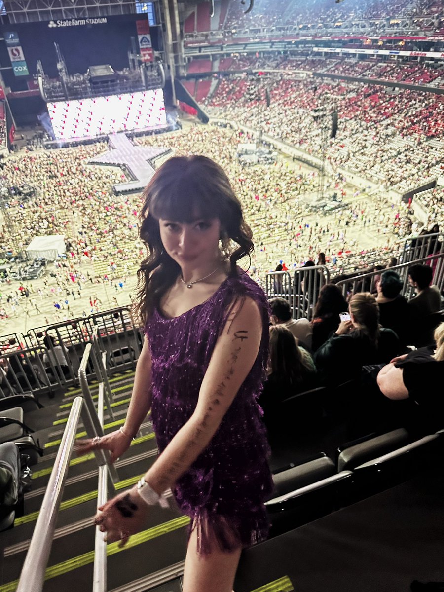 __lucyanna__'s tweet photo. First show in AZ! I didn’t get any pics during the show bc I was taking every single moment in for literally the first time ever 🤩😍@DisneyPlus lucywasson@gmail.com https://t.co/fw9itVfefh