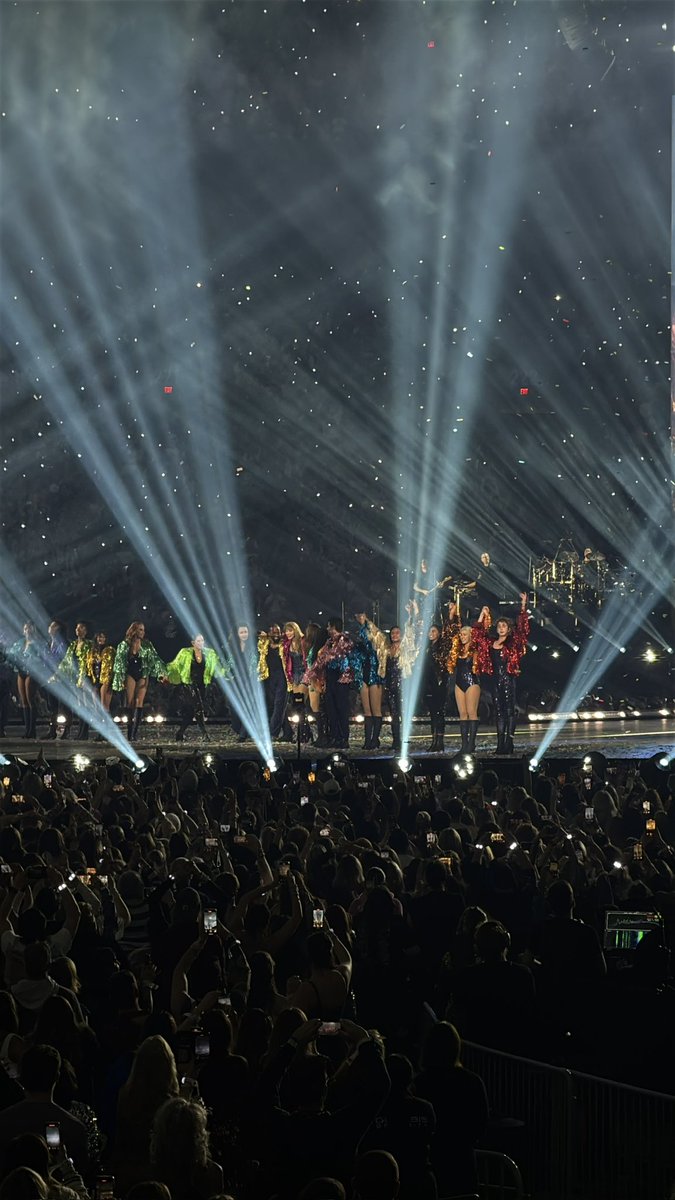 __lucyanna__'s tweet photo. @DisneyPlus I was fortunate enough to be at the first and last eras tour shows in Arizona and Vancouver! I would be SO grateful for this to accompany the memory 🥹 my moment of the final bow of the Eras Tour! @taylorswift13 lucywasson@gmail.com https://t.co/GWqzcs0F9l