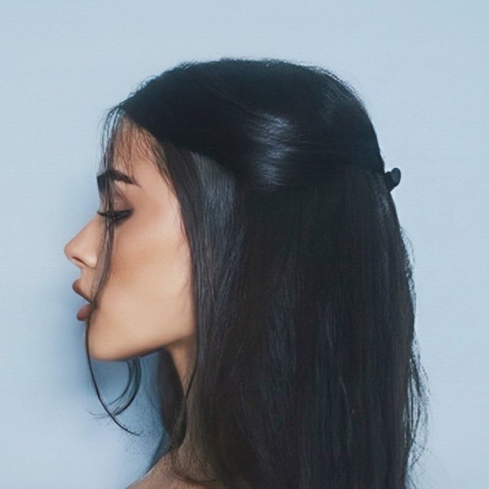 madisonchart's tweet photo. Madison Beer on the concept of her upcoming album ‘locket’:

“We ended up not intentionally creating an album about the end of a relationship, from beginning to end, & if you listen to it from that perspective, it starts in a fun and somewhat sexy way; then you realize the situation isn't good for you; then you realize you need to end it; you close that chapter and, in the end, you return to a more sexy and light phase.
It's a true emotional rollercoaster. And the album ends with a personal song, which has nothing to do with anyone besides me, and that's good. That track is called nothing at all.”