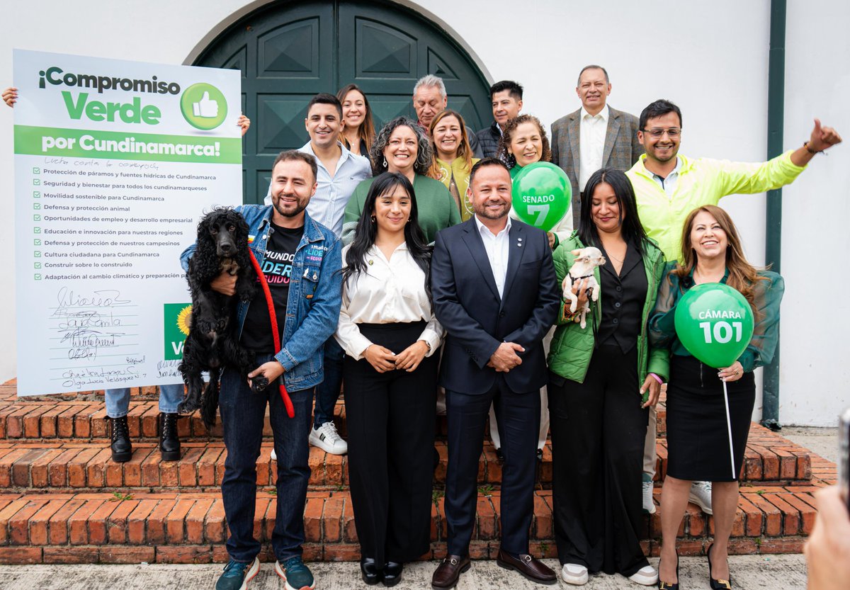 Hoy desde el @PartidoAlianzaVerde presentamos una lista al Congreso de la República que nace de su gente y de la convicción de que la política solo vale cuando transforma vidas y honra la confianza ciudadana.

Mujeres y hombres con carácter, rigor y valentía para representar al