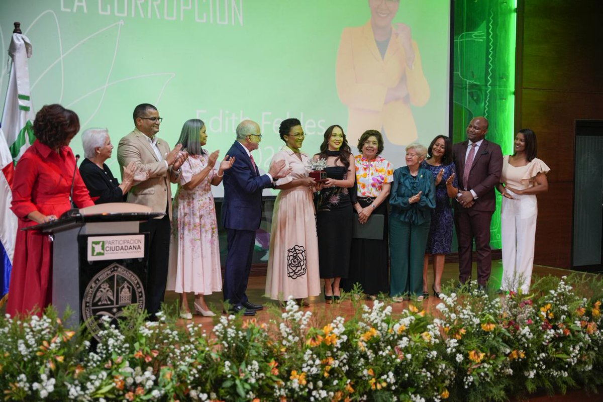 PCiudadana's tweet image. Participación Ciudadana reconoce la trayectoria ética y ejemplar de la periodista Edith Febles: pciudadana.org/2025/12/partic…