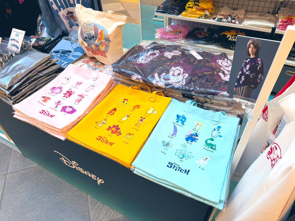 大好評！RCWBラゾーナ川崎プラザ新装開店記念品 デニムビッグボックス 送料込み ラゾーナ川崎プラザ Plaza East 2F カードデスク前にてオープン中の