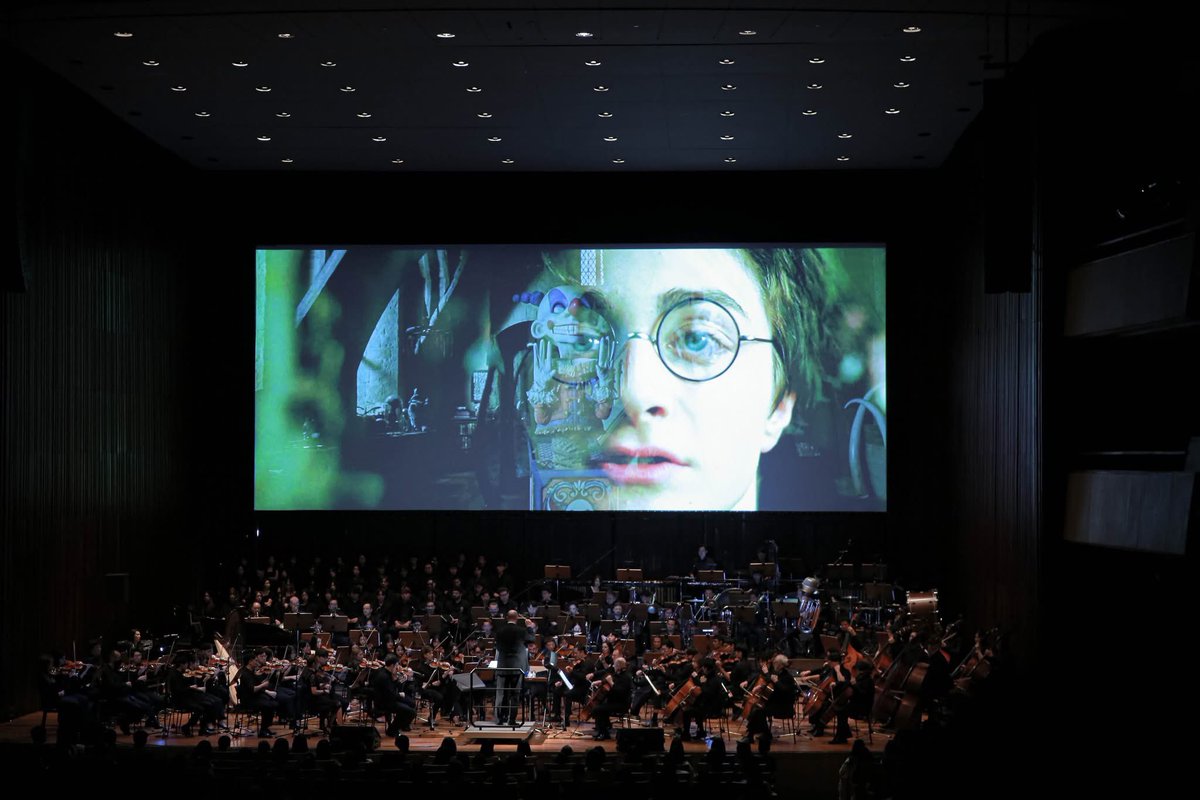 แว่นขยายเพลง k-pop tweet media