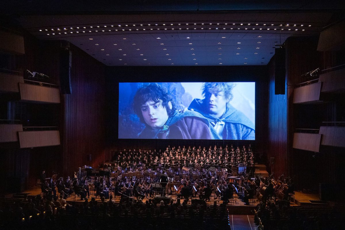 แว่นขยายเพลง k-pop tweet media