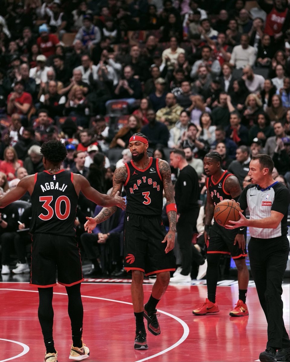 B.I WENT TO WORK IN THE 1ST QUARTER :
🏀 17 PTS
🏀 6/7 FG
🏀 3 REB
🏀 2 AST