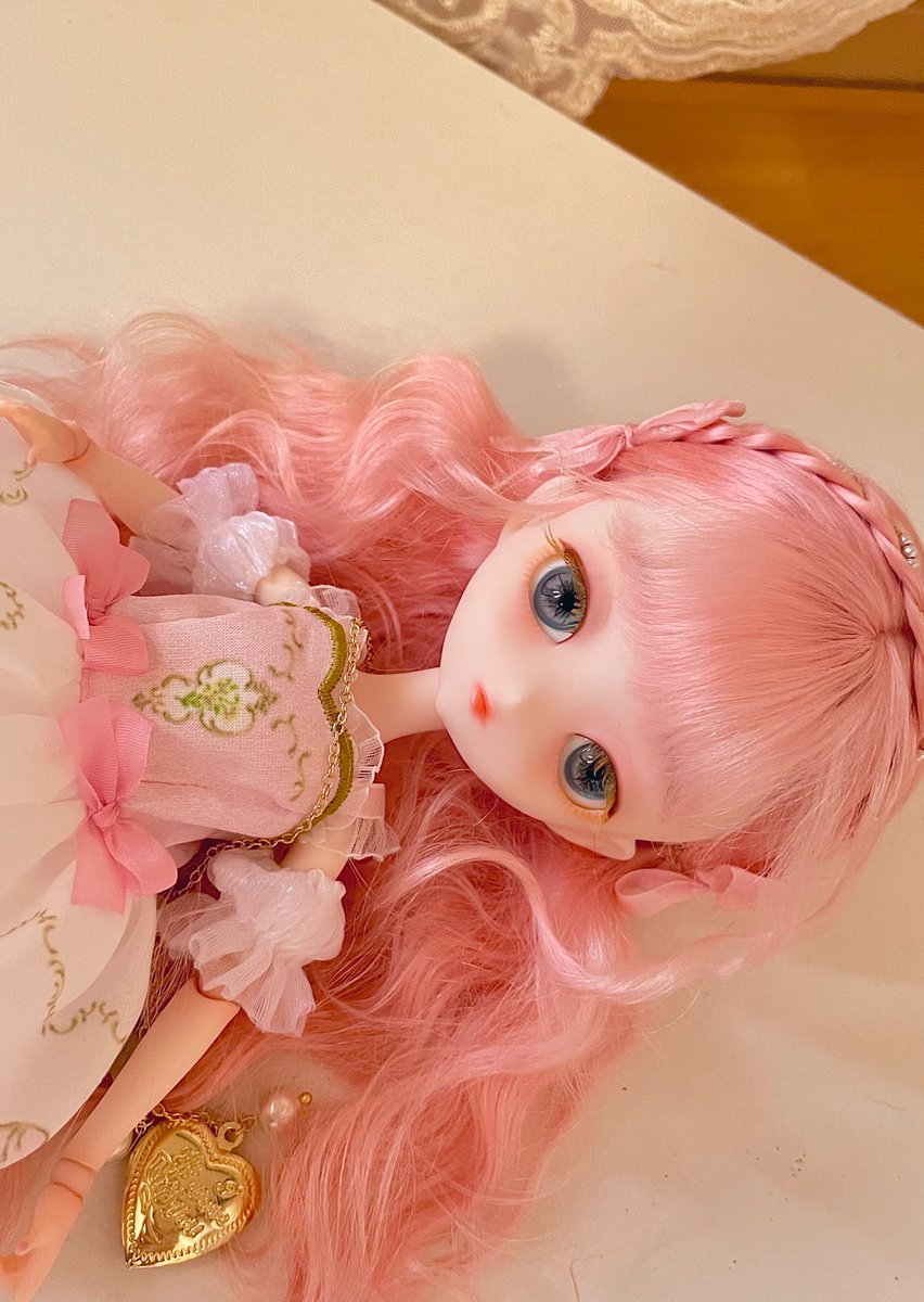 エピヌの射抜くような目線が今日もスキやで。。🏹
#harmoniabloom