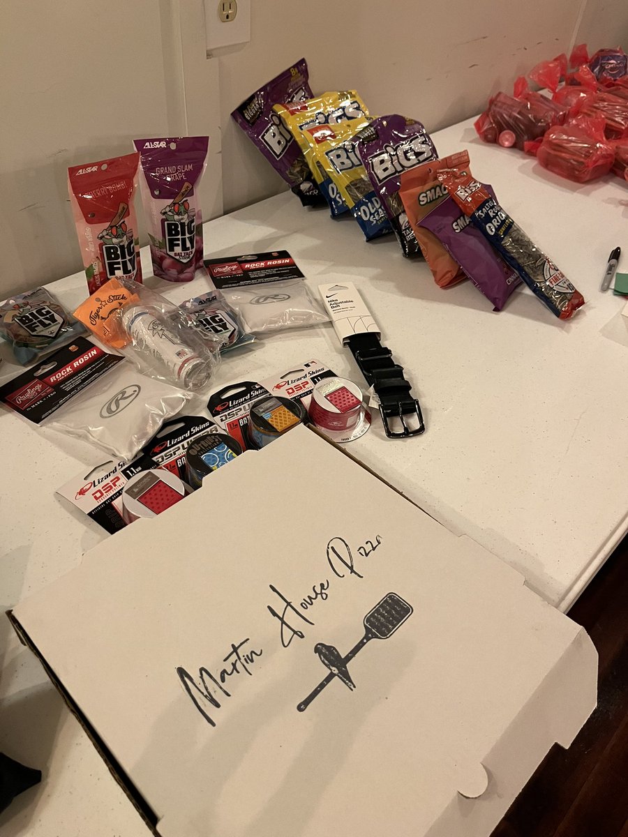 Best way to wrap up first semester, team Christmas gathering. 🎄⚾️