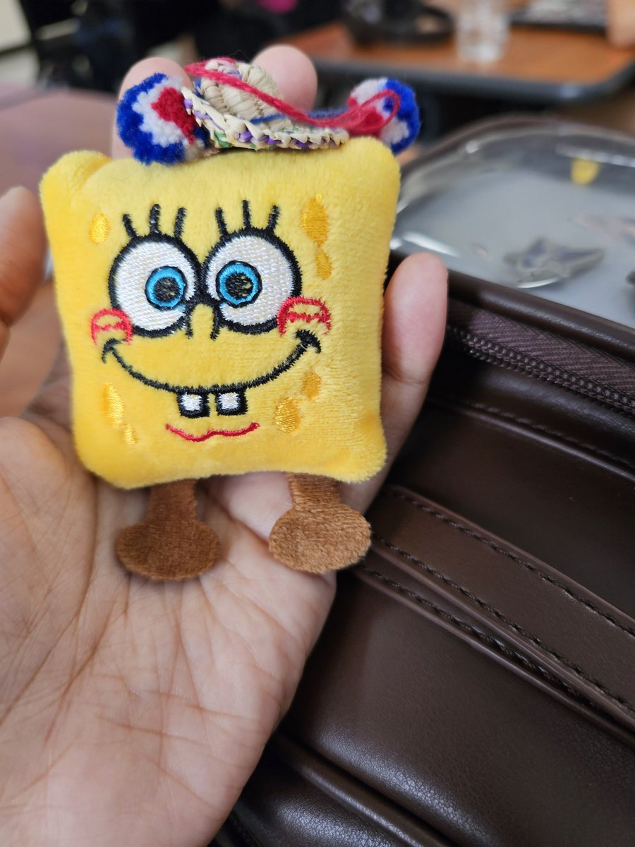 Ruby_duck_'s tweet image. Ecuadorian spongebob? Or Panamanian spongebob 🤨