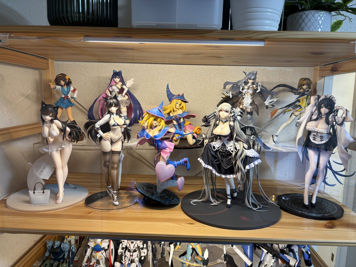 僕の絵の主題は「僕の趣味をいかに絵にするか」です。