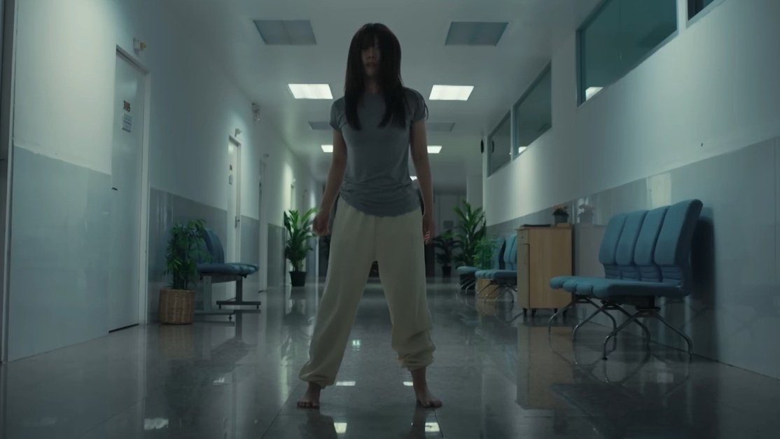 My poor shoeless babygirl, it's already ep 6 and she still can't afford any shoes

RUNAWAY EP6
#หนีไปก็ตายเปล่าEP6