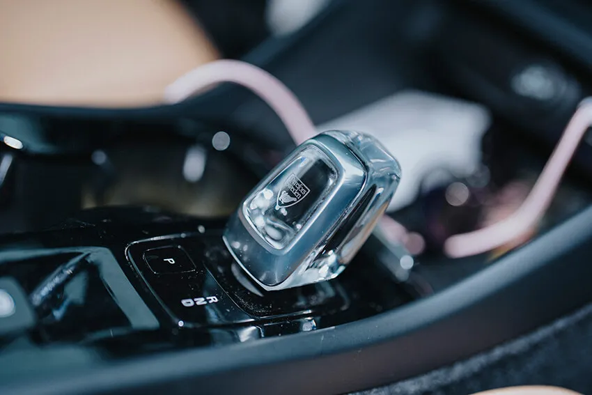 ＼RIZIN優勝のご褒美は“ボルボ XC40”／

RIZINの舞台で見せる、冷静沈着なファイターぶり。
その凛とした佇まいに、誰もが闘う男の強さを感じる。格闘家・扇久保博正さんがプライベートの足に選んだのは、ボルボ（VOLVO）の人気SUV「XC40」だ。

「片道800kmの帰省も、あえて車です」