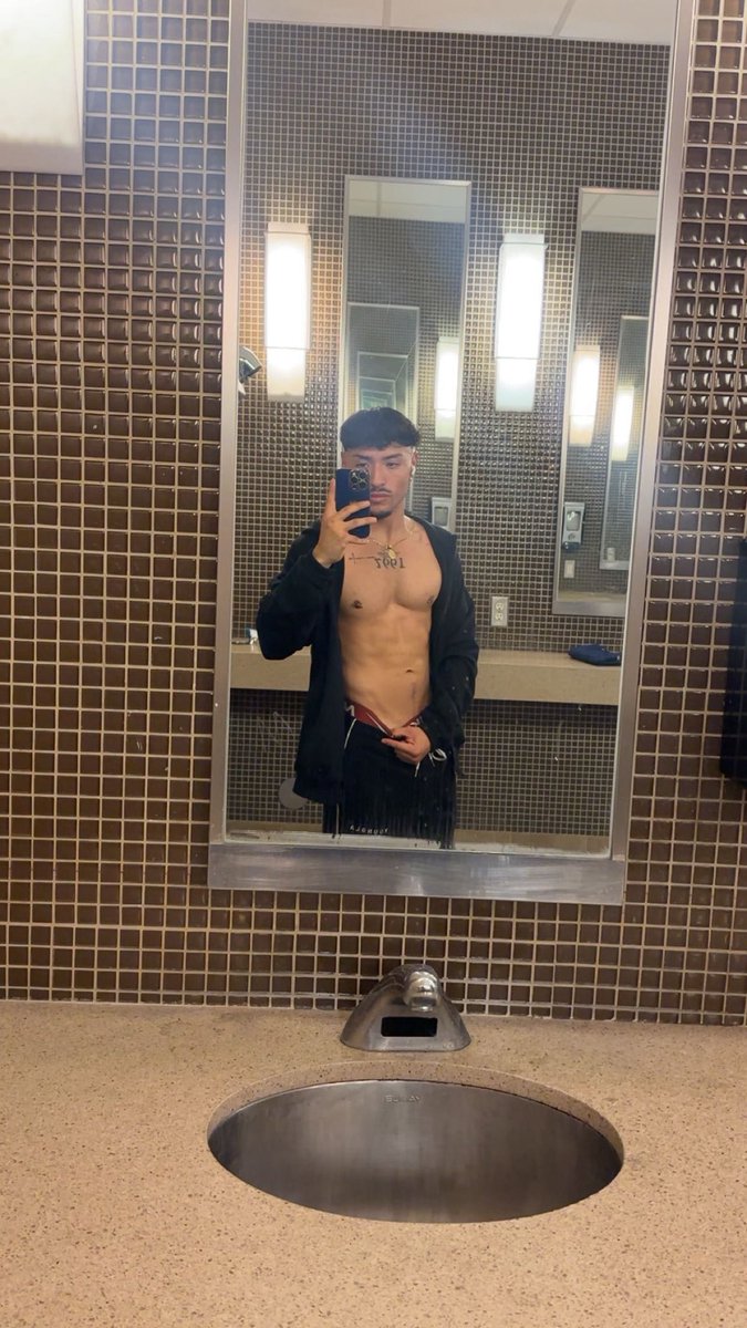 chino 🔱 tweet media