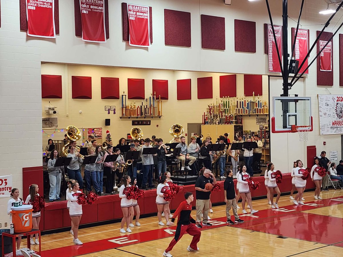 Eastern Brown Bands tweet media