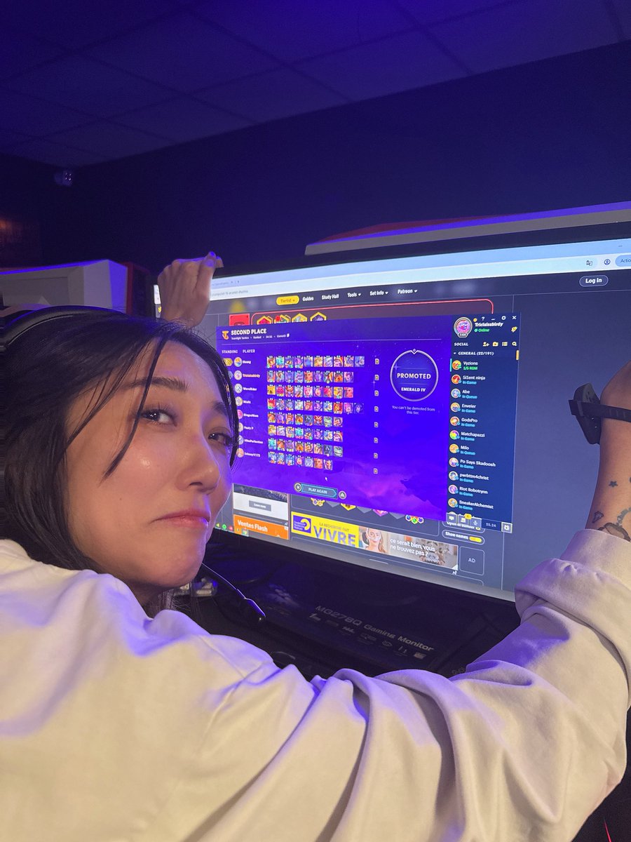 triciaisabirdy tweet media