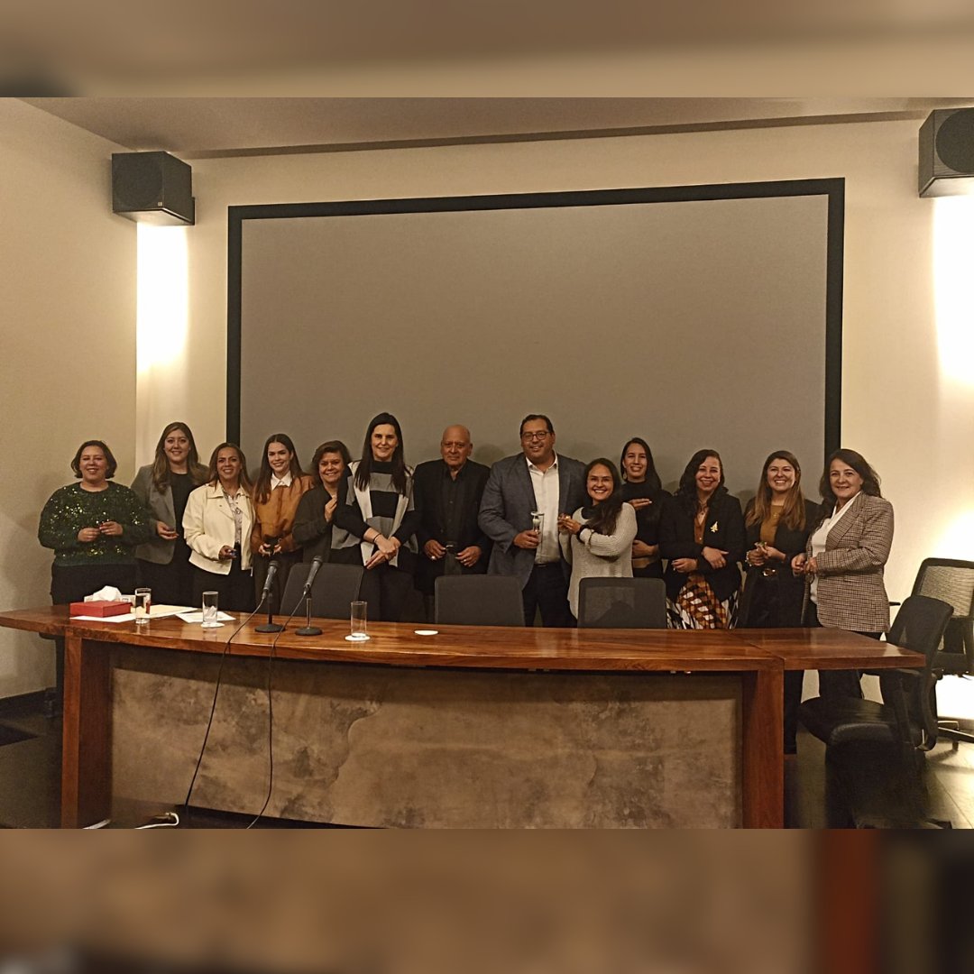 Muy feliz de celebrar este brindis con <a href="/SectorAlimentos/">Sector Industrial Alimentos, Bebidas y Tabacos</a>  y <a href="/CANACINTRAMex/">CANACINTRA México</a>, agradezco a Alejandro Urzúa por considerarnos las Amazonas del sector de alimentos, bebidas y tabaco, y comparto este momento con <a href="/csalas83/">Clarissa Salas</a>  y <a href="/m_morenohdez/">Miguel Moreno</a>, presidente de <a href="/Canacintra_CEL/">Comisión de Enlace Legislativo A.C.</a> 

#CANACINTRA