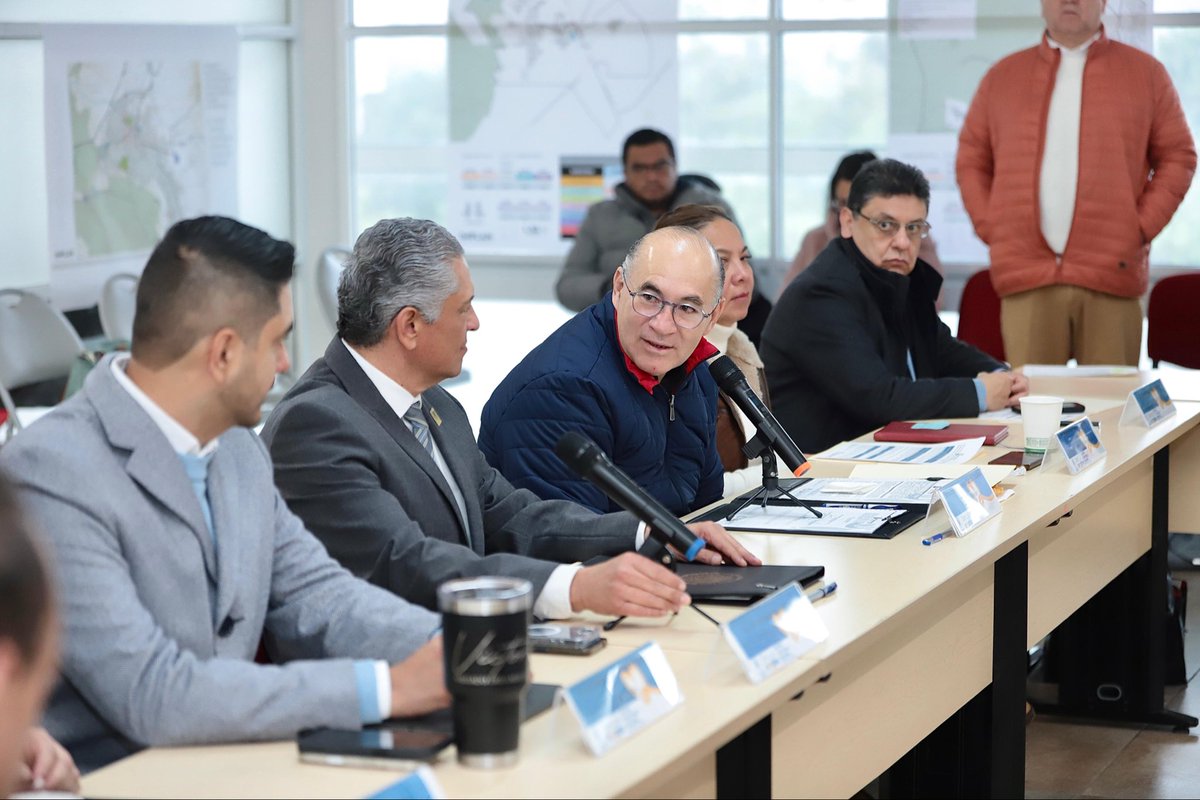 ✍🏼 Durante la Sesión del Consejo Municipal de Desarrollo Urbano, firmé un convenio con el Colegio de Ingenieros Civiles para atender y favorecer a personas de escasos recursos, adultos mayores y personas con discapacidad con asesoría técnica y acompañamiento gratuito.

Con la