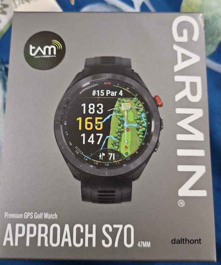 robloxismyex's tweet photo. aku juga mau jual jam Garmin Approach S70 punya bokap belum di pake samsek baru dibuka, harga nya aku kasih murah di 10jt Aja dari 12jt and masih boleh nego kok🥹 #jualanotomatis #jualmurah #zonauang #jamtangan #garminApproach https://t.co/Jx2mVzqBrq