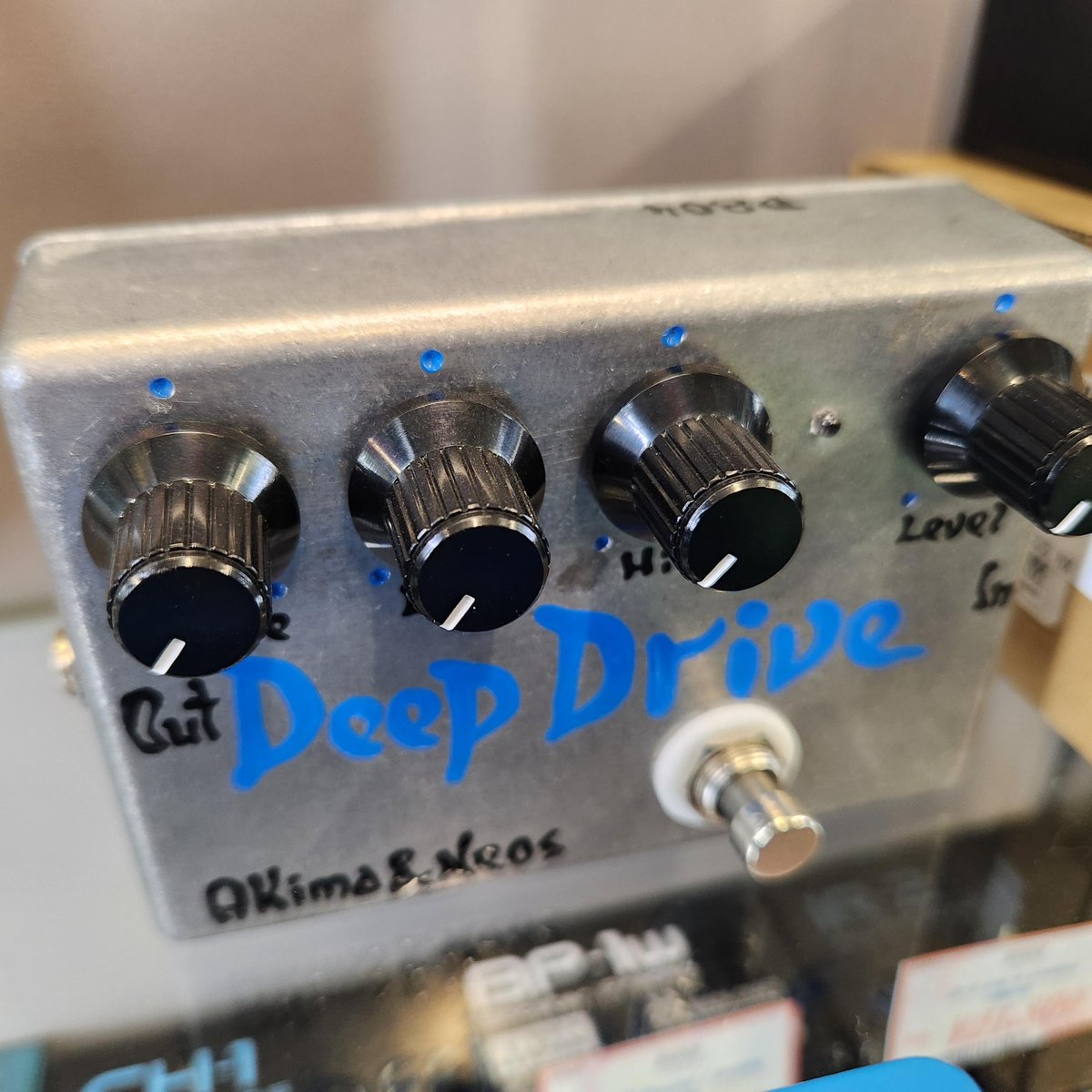 イケベリユース #エフェクター】 Akima&Neosの“Deep Drive”がプライス